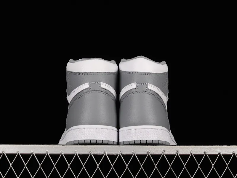 All categories Air Jordan Jordan series basketball shoes Air Jordan 1 High Pure original Air Jordan 1 High OG "Stealth" AJ1 Joe 1 white gray 555088-037